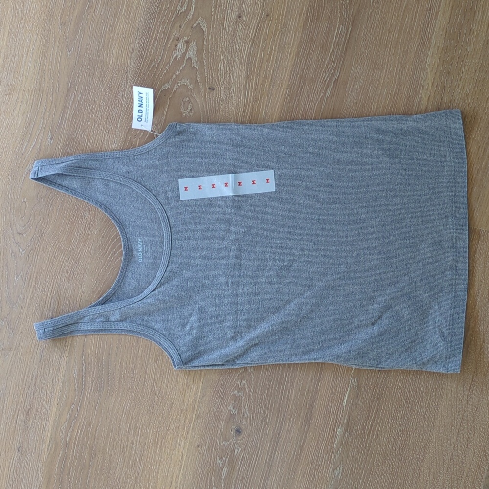 BNWT Old Navy women's grey ribbed tank top size medium. Brand new with tags